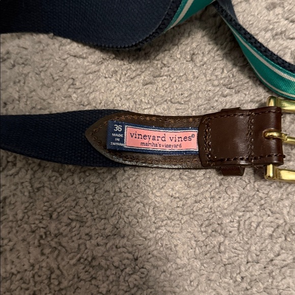 Vineyard Vines Men’s Belt - Size 36 - Leather/Teal White Stripe - Picture 2 of 4